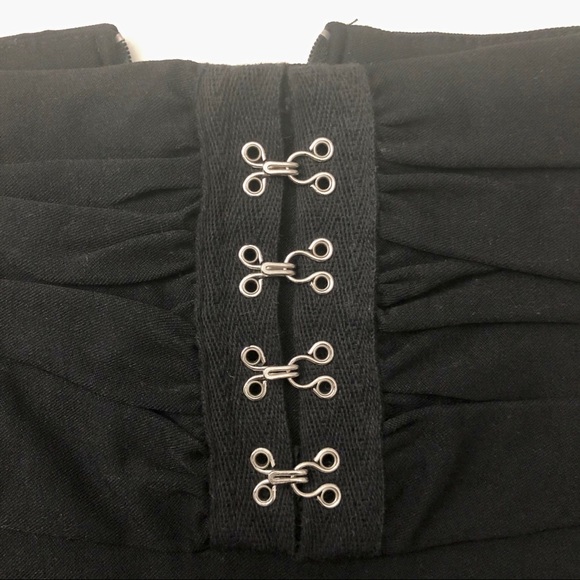 SOLD - Limité - Black Mini Pencil Skirt - Picture 3 of 5